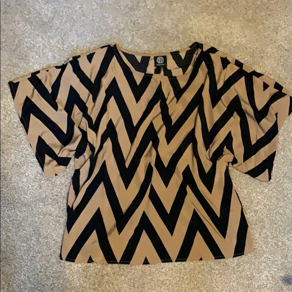 Chevron top, size M. Like new